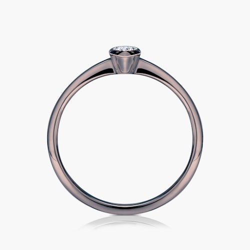 Pierścionek zaręczynowy Pure: czarne złoto, diament w szlifie łezka